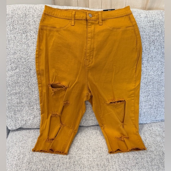 Distressed Mustard Yellow Bermuda Capris - Picture 2 of 8